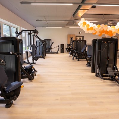 Trainingsgeräte im Fitnessstudio von MYGYM