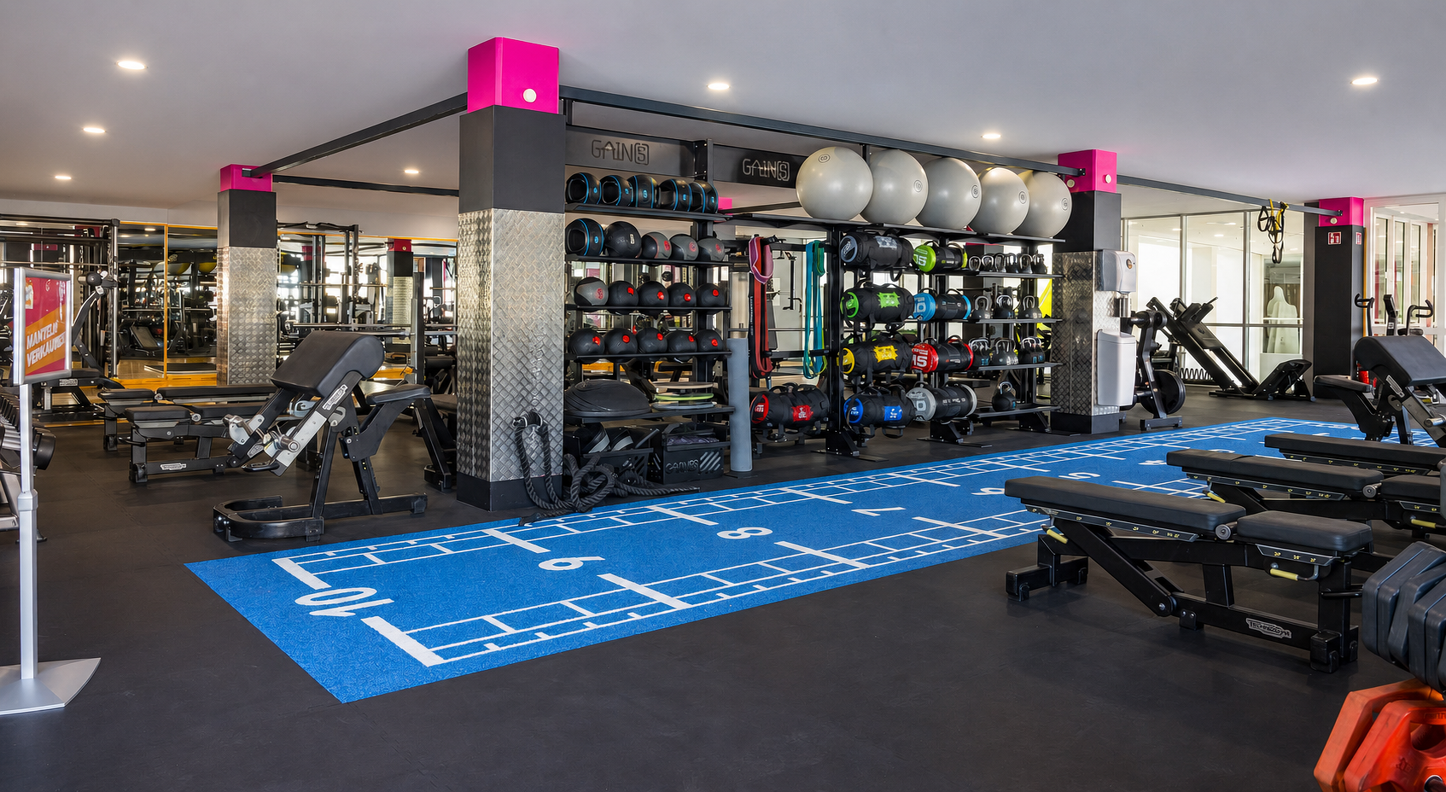 Lounge im MYGYM Salzburg ZIB
