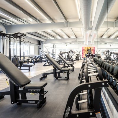 Freihanteltraining im MYGYM Fitnessstudio Saalfelden