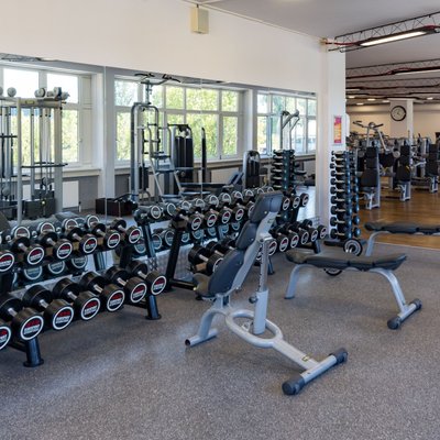 mygym-salzburg-nord-freihantel-kraftbereich-01